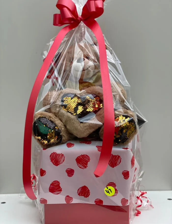 Teddy-Hamper-Gold-Heart.webp